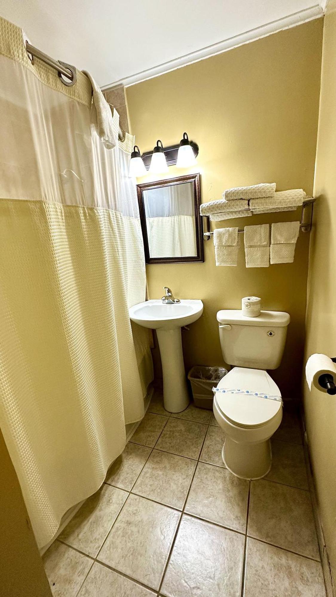 Relax Inn Vinita Exterior photo