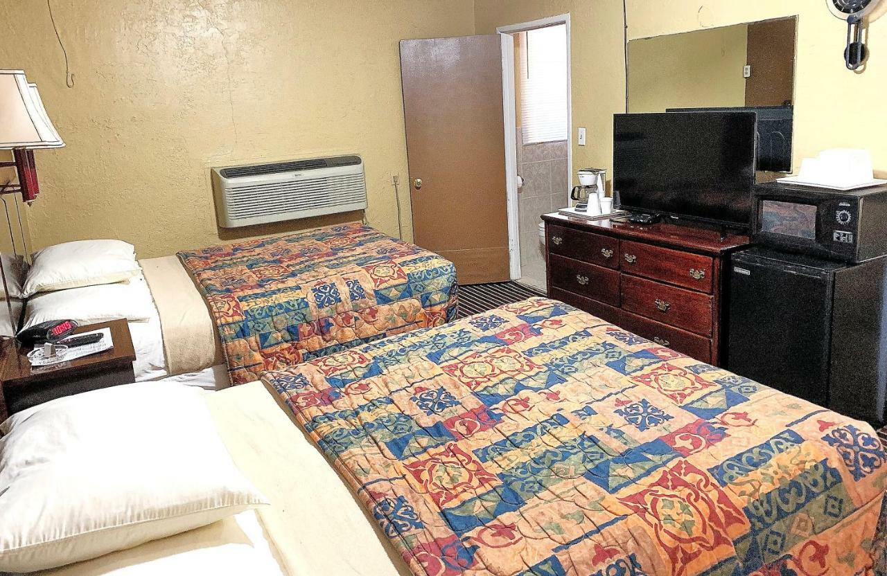 Relax Inn Vinita Exterior photo
